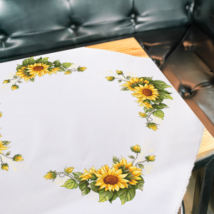 GU 11030 Cross stitch pattern on paper - Vintage sunflower tablecloth